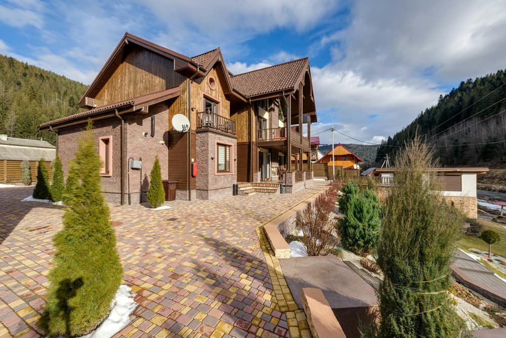 Cambridge MA garage door repair near me by Rocky Mountain Garage Door Repair